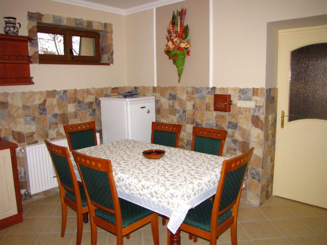 Szegfu Apartman Villa Hajduszoboszlo Exterior photo